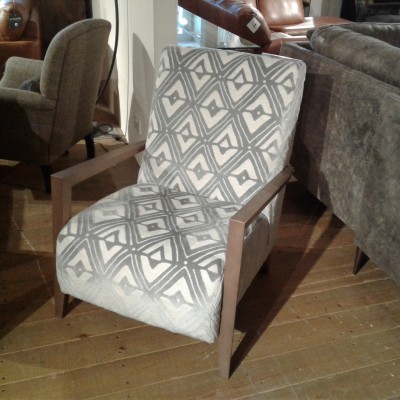 DANDRIDGE ACCENT CHAIR